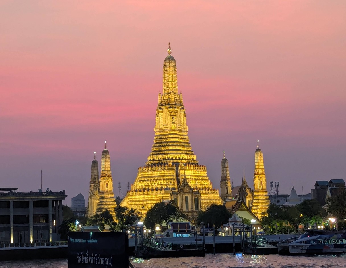 왓 아룬 (Wat Arun)