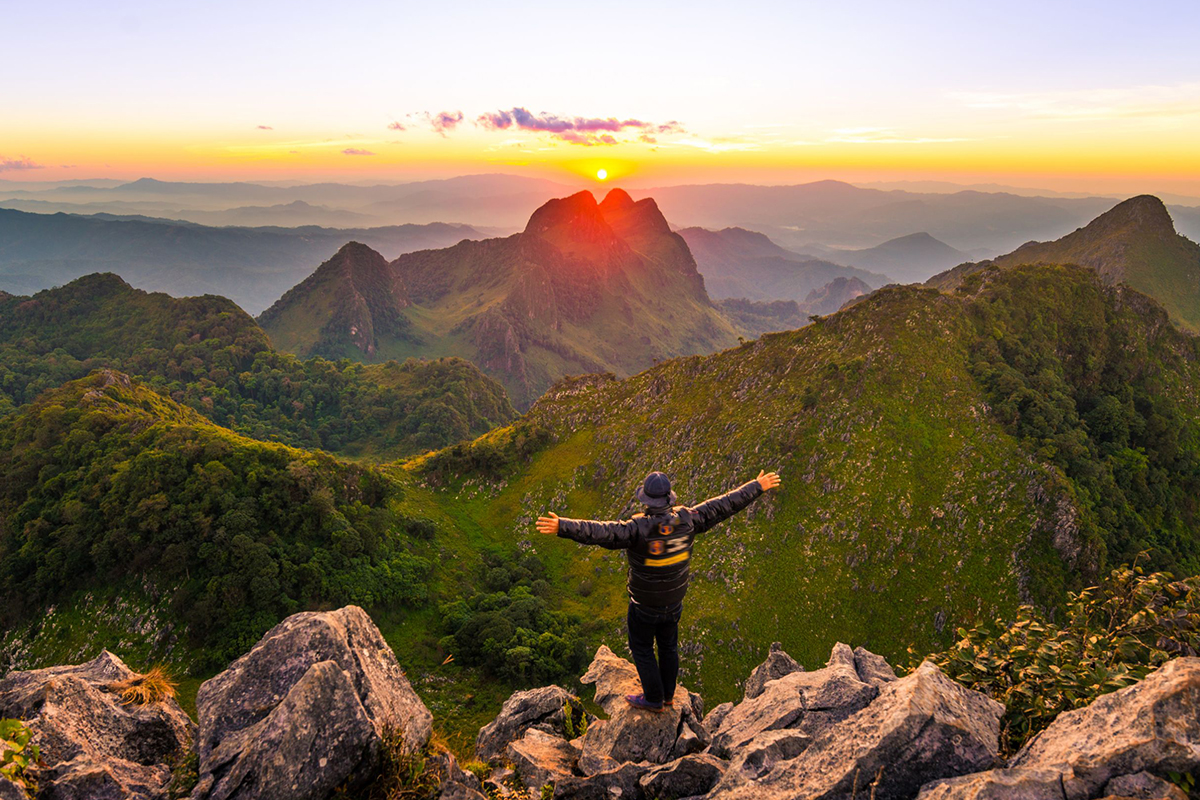 전쟁으로 인해 2분기 관광 산업에 대한 신뢰가 무너졌으...
