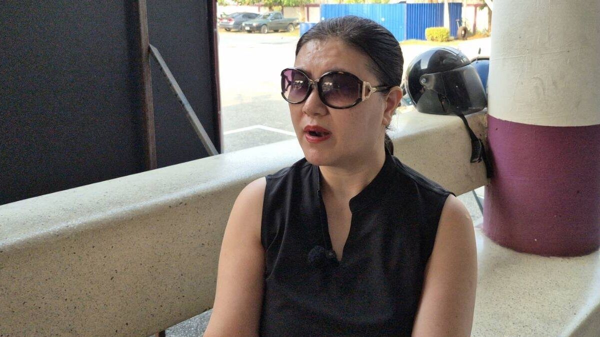 촌부리 호텔 주인이 석방된 러시아 청소년을 놓고 경찰과...