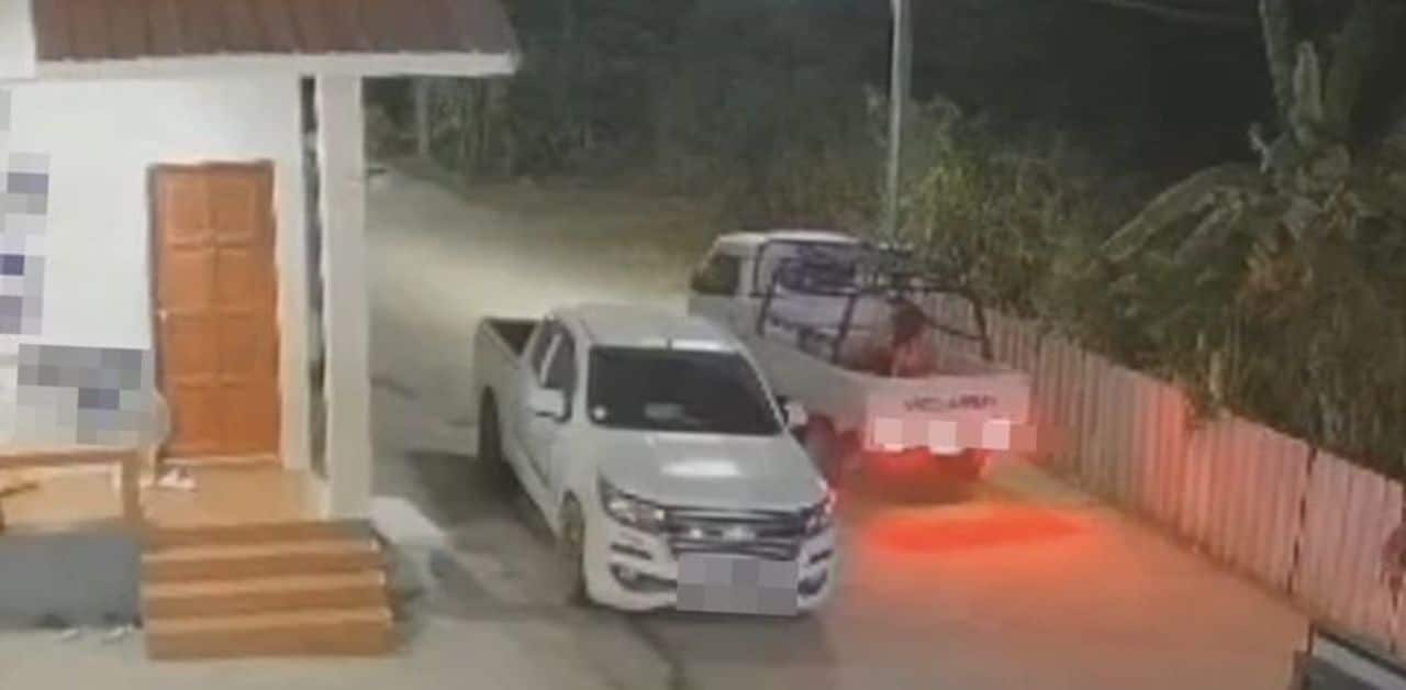 해군 장교가 여성을 강간하고 알몸으로 차 뒤에 방치 한...